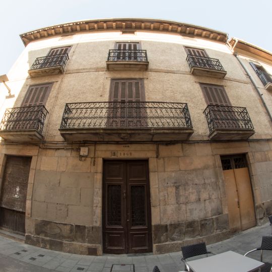 Atzeko kalea 9 etxea