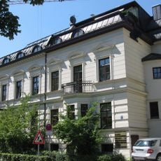 Königinstraße 35-35a