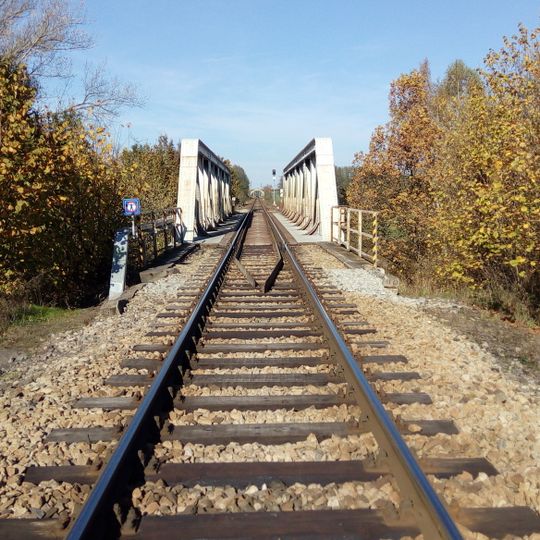 Railway bridge over the Nežárka south-east-east of Veselí nad Lužnicí