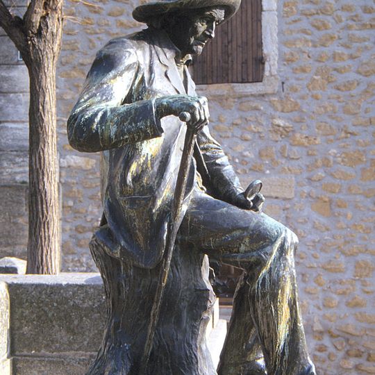 Statue of Jean-Henri Fabre