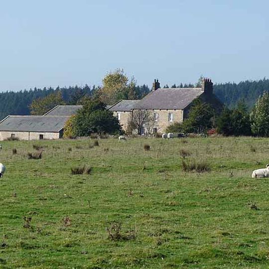 East Stonefields Farmhouse And Attached Farmbuildings And Walls