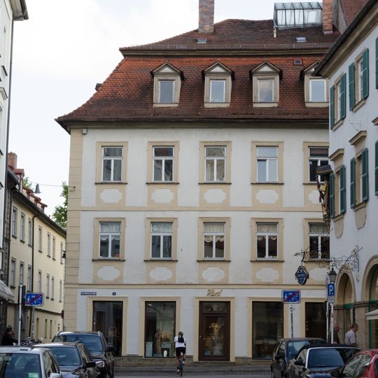 Haus zum Güldenen Stern, dann Schnappaufsches Priesterhaus, später Schullehrerseminar