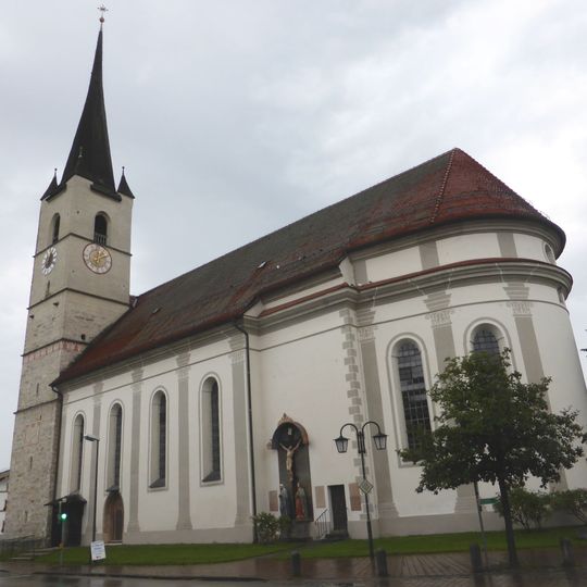 Kath. Pfarr- und Wallfahrtskirche Mariä Himmelfahrt, Halfing
