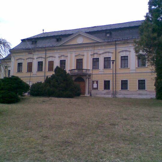 Žádlovice Castle