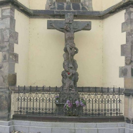 Kříž u kostela Nanebevzetí v Ústí nad Labem