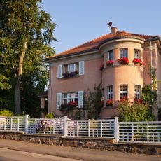 Villa Johann-Sebastian-Bach-Straße 12