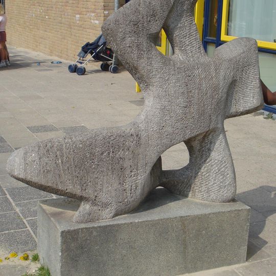 Liggende vrouwenfiguur