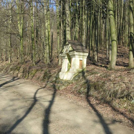 Kaplička u cesty ze Suletic k sedlu Fráž