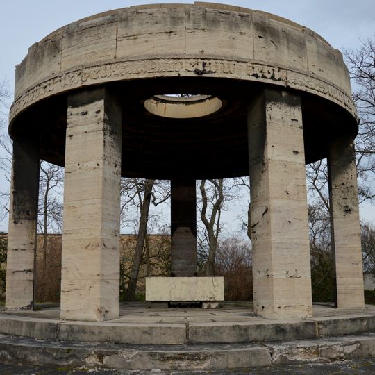 Kriegerdenkmal Leuna