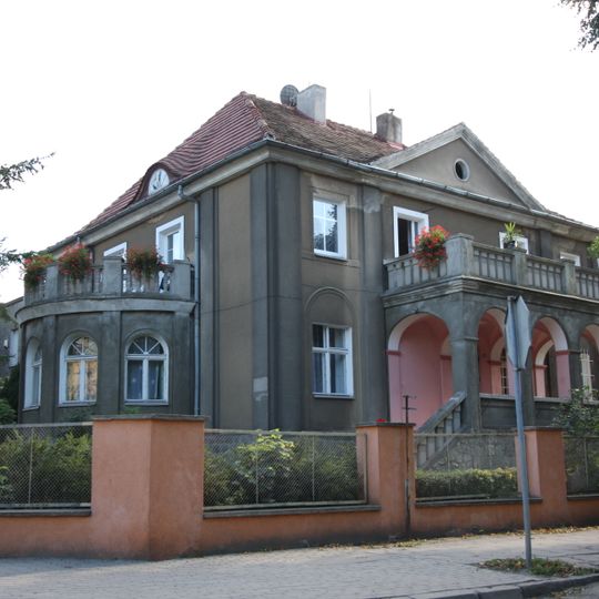25 Niepodległości Street in Sulechów