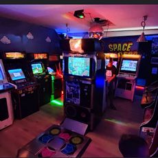 Pixel Mania - Kraina Gier, Konsol I Komputerów Retro