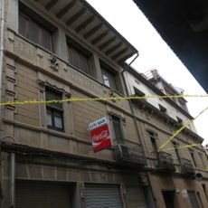 House in carrer d'en Bac de Roda, 2-4