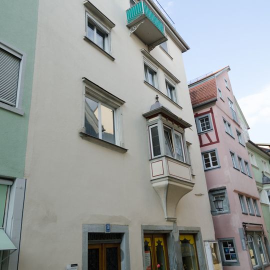 Wohn- und Geschäftshaus