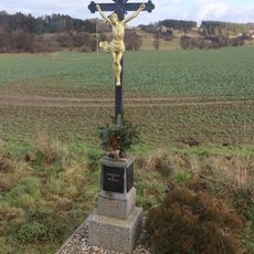 Kříž u potoka jižně od Bochovic