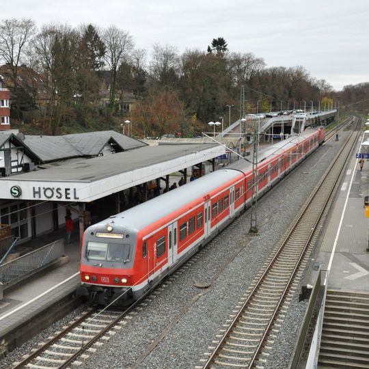 Hösel station