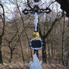 Kříž mezi Nemějicemi a Slabčicemi