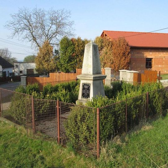 Pomník padlým v Nevidu