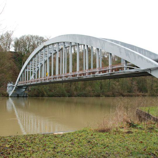 Passerelle de l'aqueduc de la Voulzie