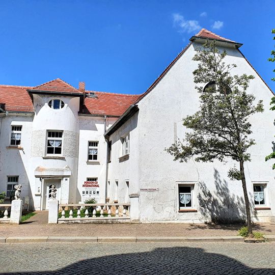 Albert-Kuntz-Straße 21