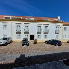 Casa na Rua de Entre Torres, 4 (Largo de São João, 1)