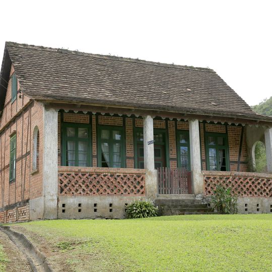 Imóvel situado à Rua Testo Alto, 8.430