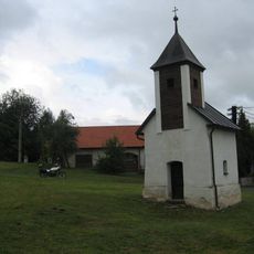 Kaple ve středu Jeníkova u Vlašimi