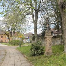 Socha svatého Jana Nepomuckého u kostela v Přepeřích