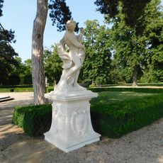 Socha Narcise v zámeckém parku ve Slavkově