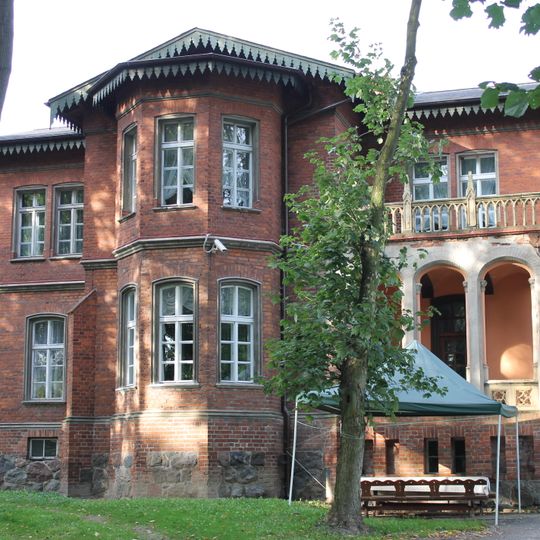 Dwór myśliwski we Wroniu