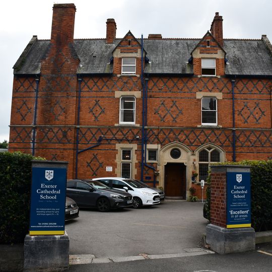 The Chantry , Palace Gate