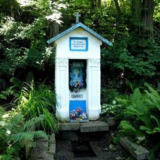 Kaplička Panny Marie nad studánkou Slešůvkou jižně od Veverské Bitýšky