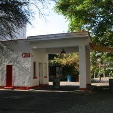 Mietshaus und Fachwerkremise Schwedter Straße 261-262, Templiner Straße 19