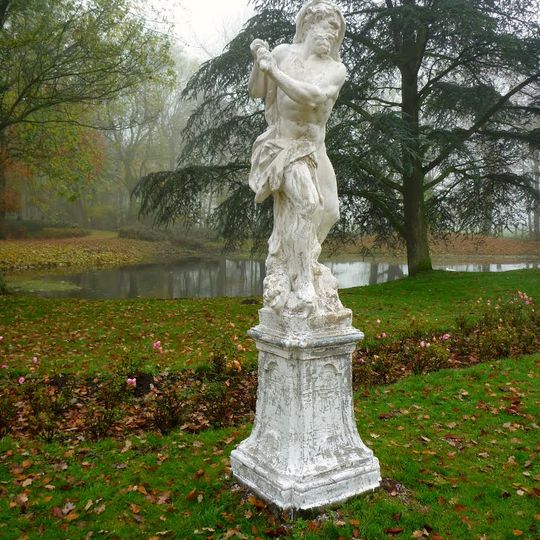 Tuinbeeld van de halfgod Hercules