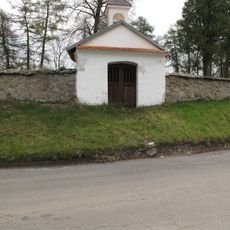 Kaple východně od Mlázov