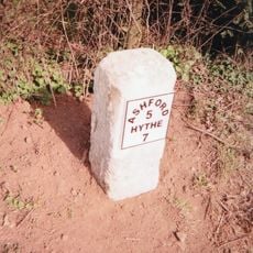 Milestone, Hythe Road, 40m E of Smeeth Crossroads