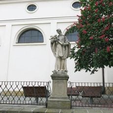 Socha svatého Aloise z Gonzagy na rampě okolo kostela svatého Michala v Brně