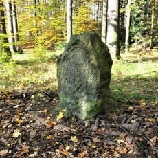 Hraniční kámen národního parku severně od Doubice