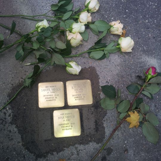 Stolperstein en memoria de Ilse Hirsch