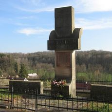 Pomník padlým v první světové válce ve středu Kropáčovy Vrutice