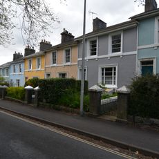 Numbers 1-8 And 8B And Attached Walls And Gate Piers