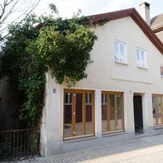 Wohn- und Geschäftshaus