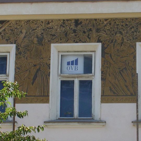 Průčelí domu čp. 339 se sgrafity Jana Kobzáně