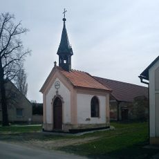 Kaplička na návsi