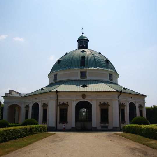 Rotunda in Flower Garden