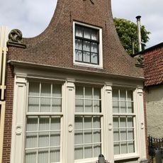 Pandje met klokgevel