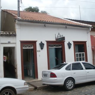 Edifício à Rua Manoel de Aguiar, 151