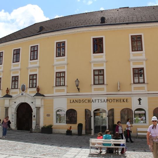 Rathausplatz 10