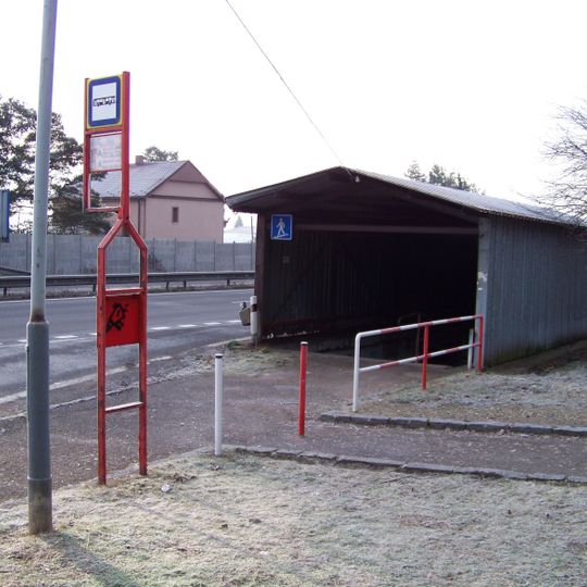 Podchod u zastávky Klínec, hlavní silnice