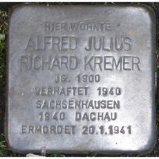 Stolperstein en memoria de Alfred Julius Richard Kremer
