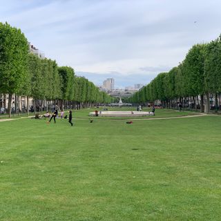 Esplanade du Souvenir-Français